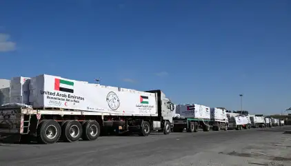 ضمن ” الفارس الشهم 3 ”.. الإمارات تسير أكثر من 250 قافلة تحمل 1.6 مليون طرد مساعدات لغزة