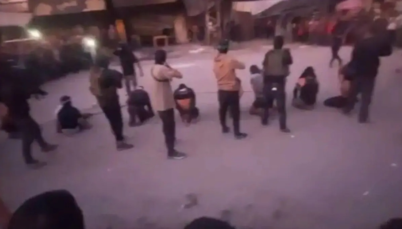 حماس تنشر فيديو لإعدام ثمانية رجال ميدانيا في مدينة غزة